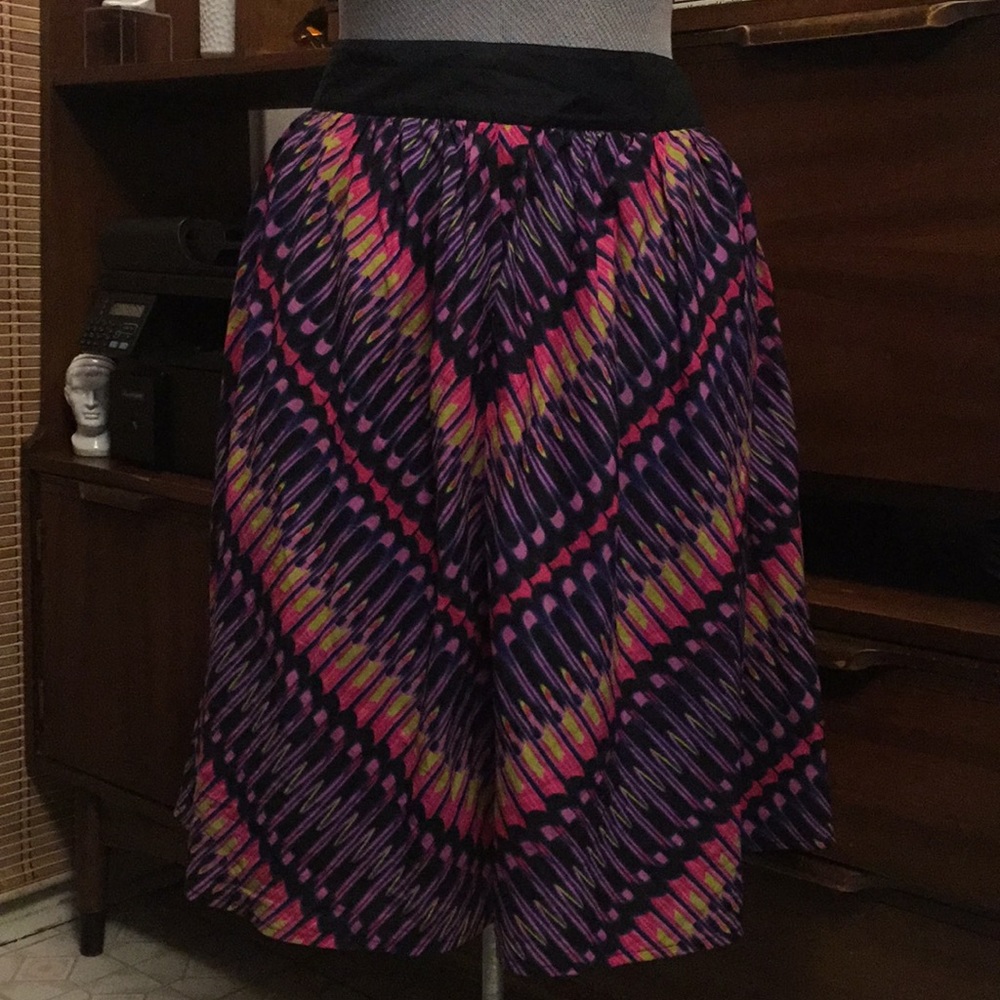 DKNY Modern Ikat Print Skirt Size 10